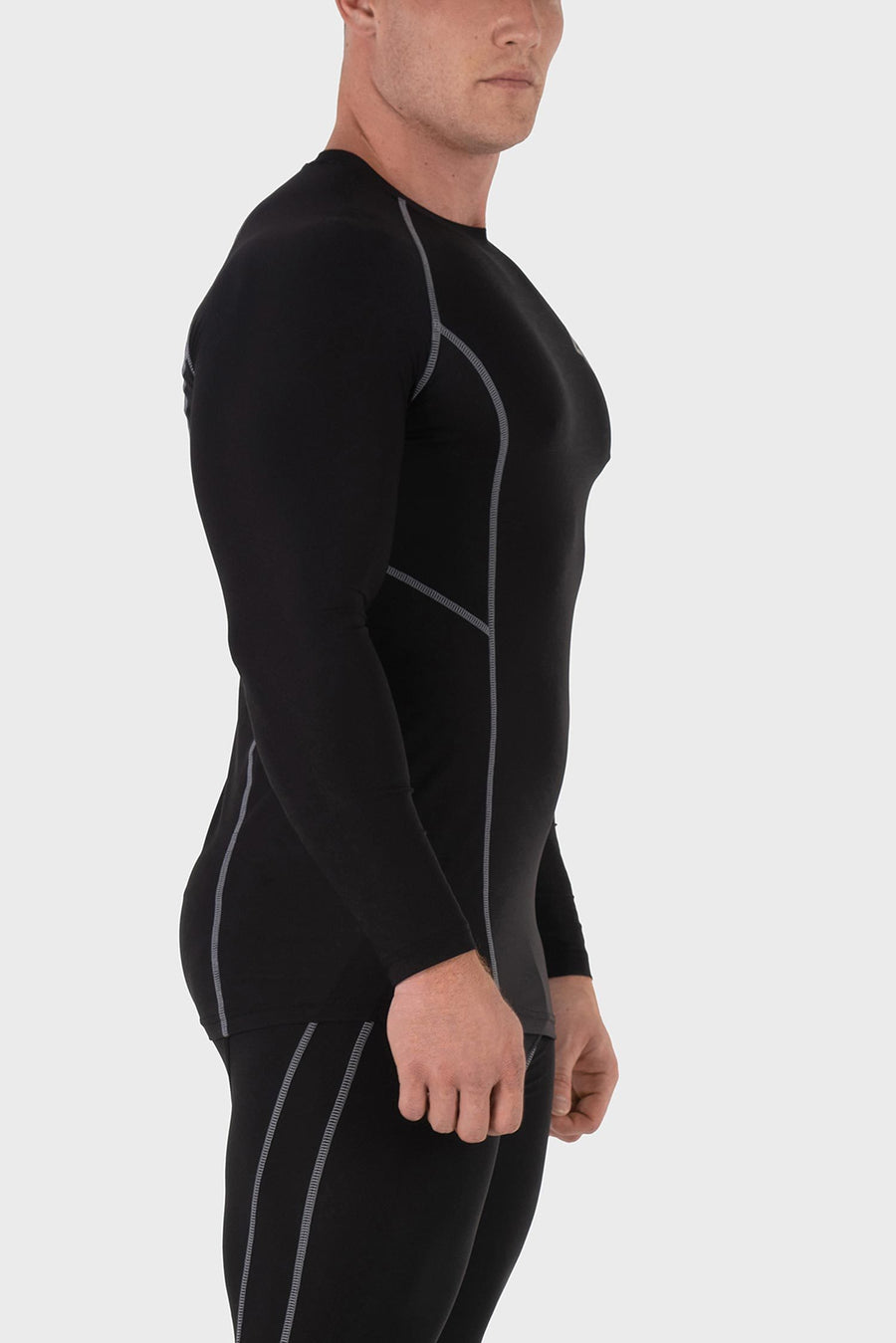 https://www.alphaprimesports.com/cdn/shop/products/alpha_prime_compression_long_sleeve_black_002_900x.jpg?v=1547159707